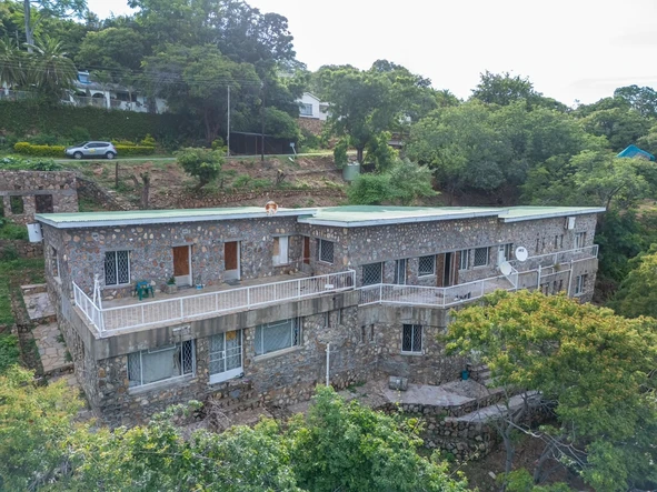 6 Bedroom House