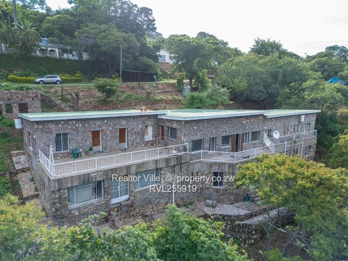 Stone Hilltop Home with Lake Views - 6 Bed, Kariba