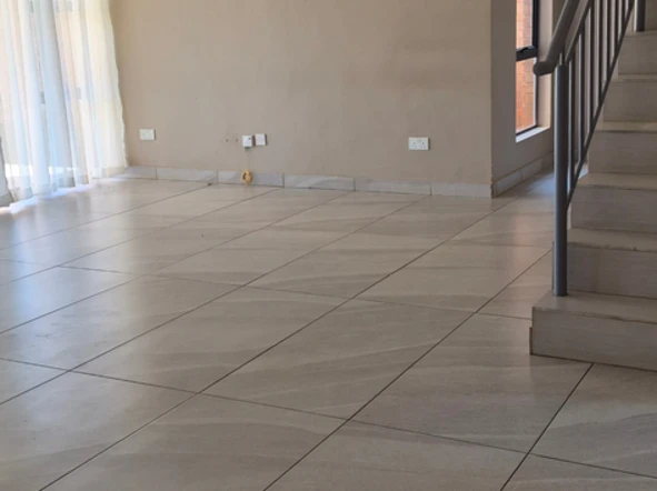 4 Bedroom Flat & Apartment