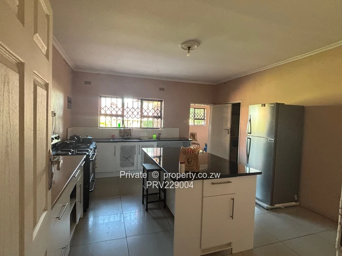 Chinhoyi Property For Rent!!!