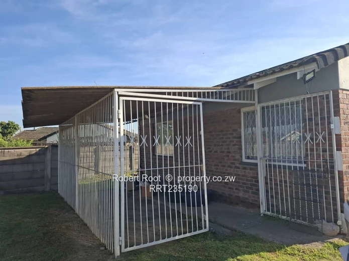 2 bed cottage in Msasa Park