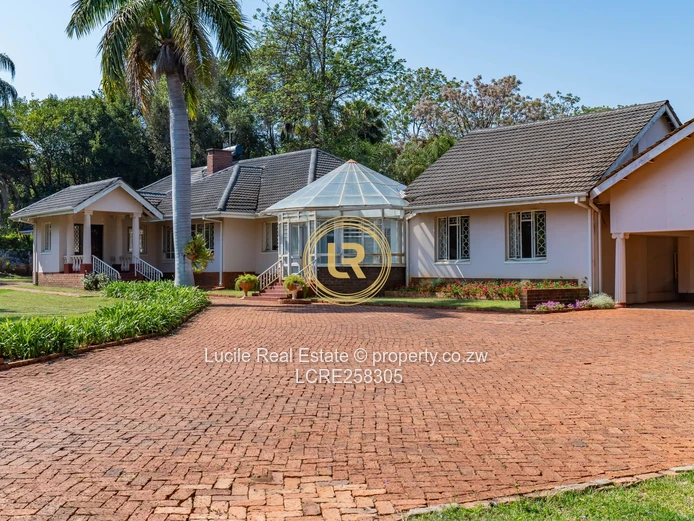 Spacious 5-Bedroom Home In Alexander Park