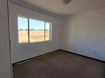 2 Bedroom Flat & Apartment