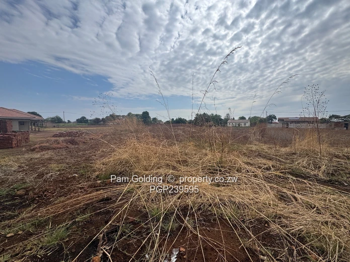 3277 Square Metres Vacant Residential Stand In Knowe , Norton (Sole Mandate)