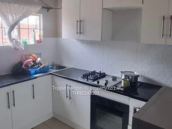 Mufakose 2-Bed Flat — Modern Fitted Kitchen & Parking