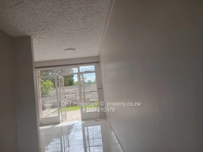 Flat available in Hillside