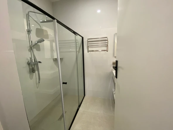 4 Bedroom Flat & Apartment