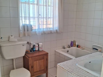 3 Bedroom Flat & Apartment