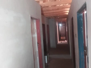 6 Bedroom House