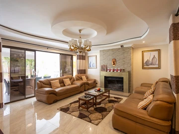 7 Bedroom House