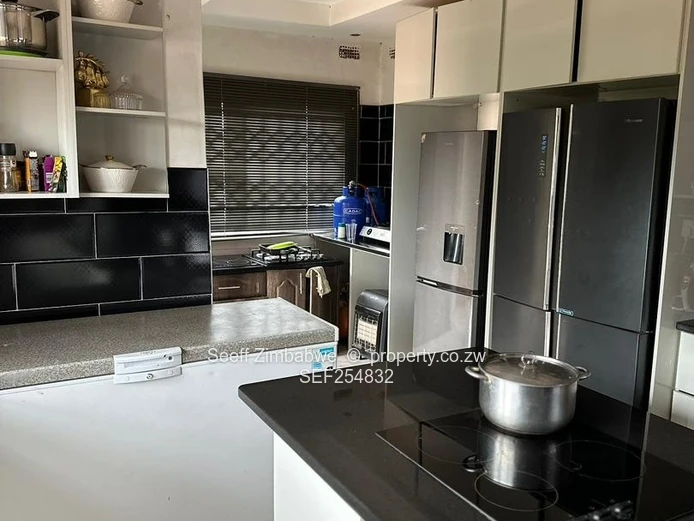 ?? 6-Bedroom Family Home For Sale – Tynwald! ??
