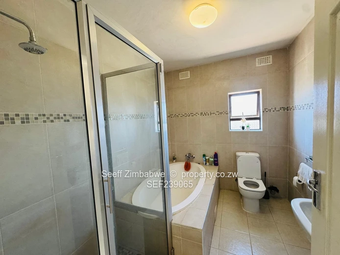 Elegant 5bed home for sale in Sandton Park