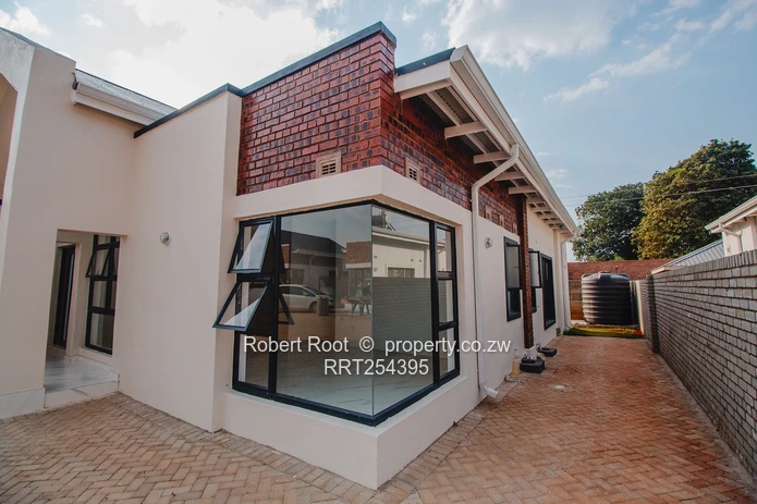 Modern townhouse living and investment opportunity  (Sole Mandate)