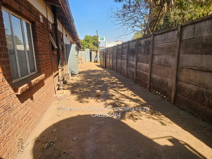 Brick Warehouse in Kuwadzana with Boardroom