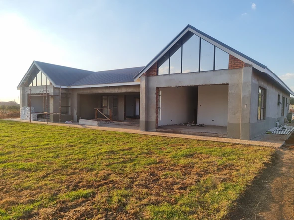 5 Bedroom House