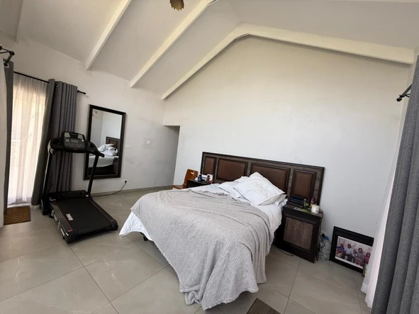 3 Bedroom Flat & Apartment