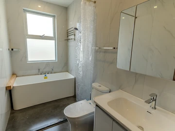 4 Bedroom Flat & Apartment