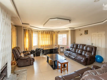 5 Bedroom House