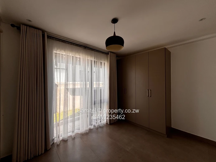 Pokugara cozy 4 bedroom Townhouse