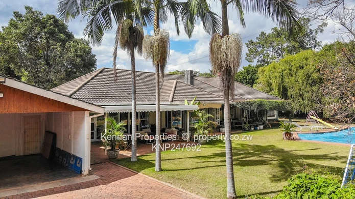 Four bedroom home in an excellent location with a cottage, pool and a prolific borehole (Sole Mandate)