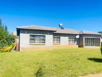5 Bedroom Home, Selbourne Brooke
