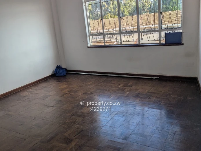 Avenues 1 bedroom flat to rent 