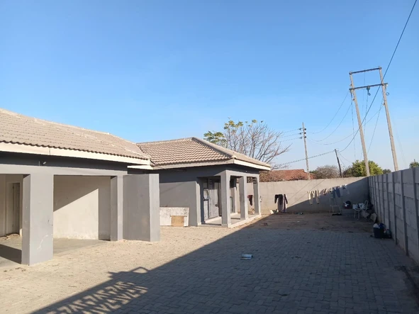 6 Bedroom House