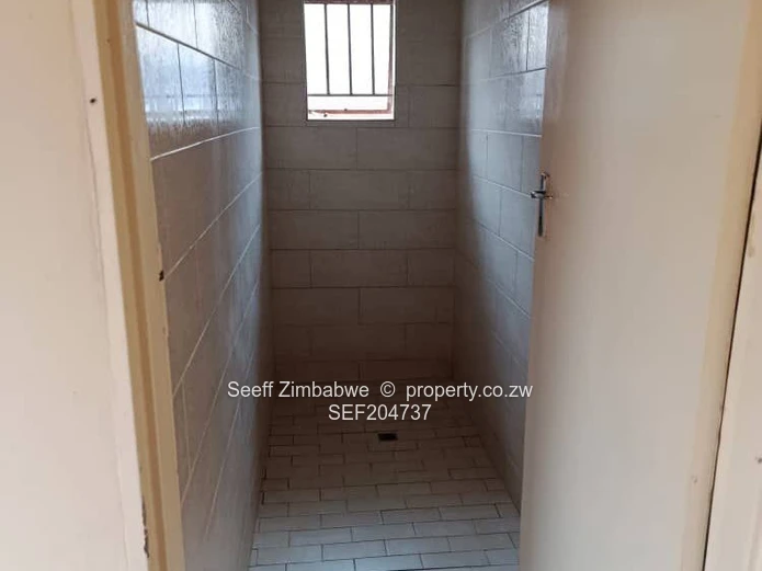 5-Bed Zengeza Home on 275 m² with Borehole & Carport (Sole Mandate)