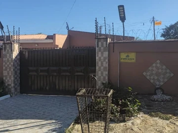 Spacious 4 Bedroomed house
