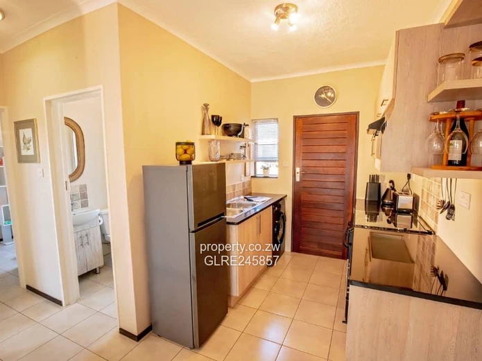 Charming 2-Bed House with Borehole in Aspindale Park