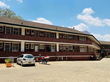 2 Bedroom Flat & Apartment