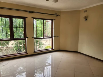 3 Bedroom Flat & Apartment