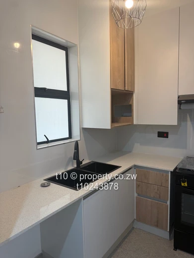 Townhouse to rent in Avondale 