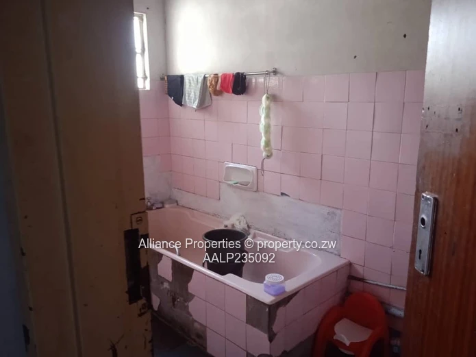 High-Value 4-Bedroom Property with Commercial Upside in Chitungwiza Unit J