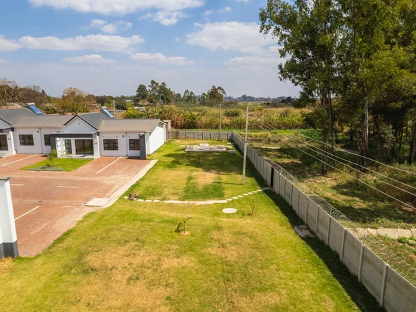 3 Bedroom Flat & Apartment