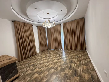 8 Bedroom House