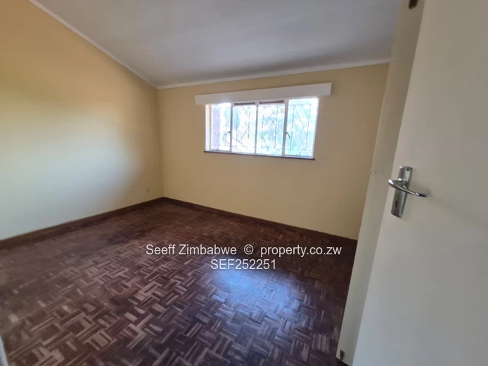 Modern 3-Bedroom Townhouse in Greystone Park, Gaydon Heights — 8-Unit Complex