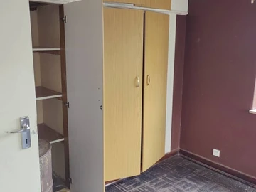 3 Bedroom Flat & Apartment