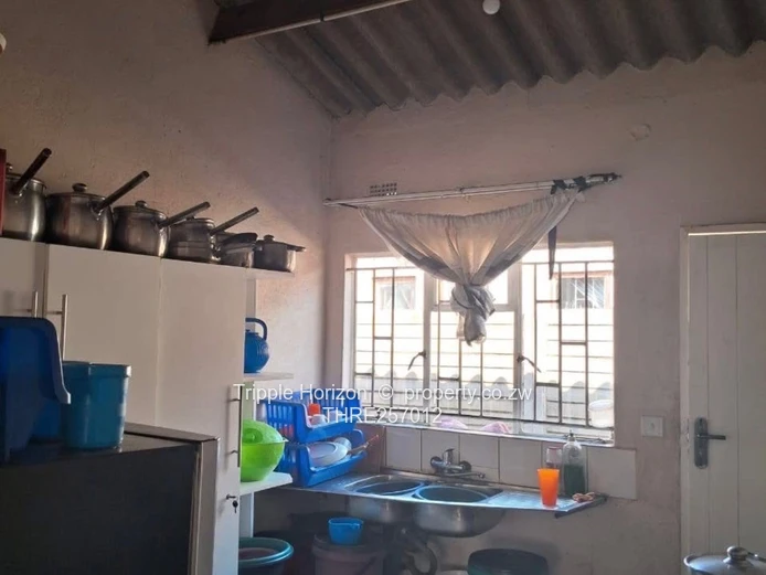 2-Bed Budiriro Home on 288m² — Gate & Fitted Kitchen (Sole Mandate)