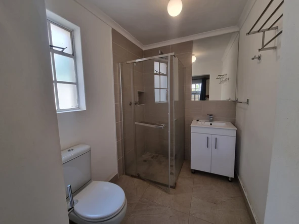 3 Bedroom Flat & Apartment