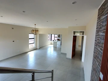 4 Bedroom Flat & Apartment