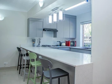 3 Bedroom Flat & Apartment