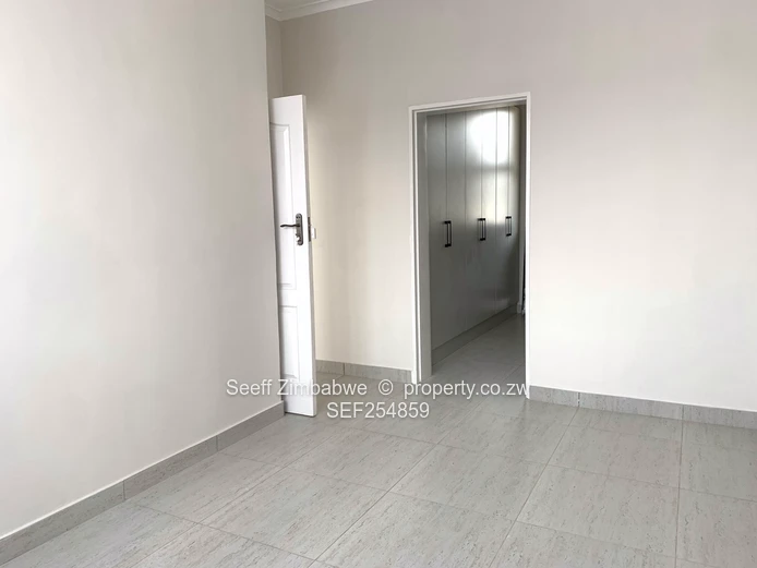 2 Bedroom Flat/Apartment for Sale in Vainona