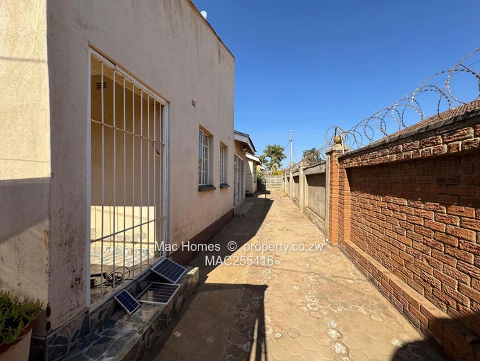 3-Bedroom House For Sale – Bloomingdale