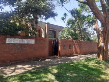 Spacious 3-Bedroom Garden Flat with Borehole in Avenues, Harare