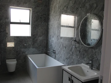 4 Bedroom Flat & Apartment