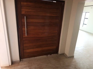 4 Bedroom Flat & Apartment