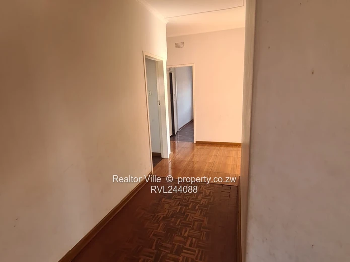 4 Bedroom House for Sale in QueensPark