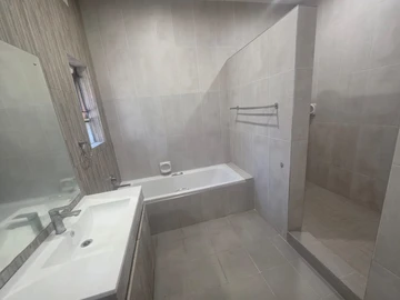 7 Bedroom House