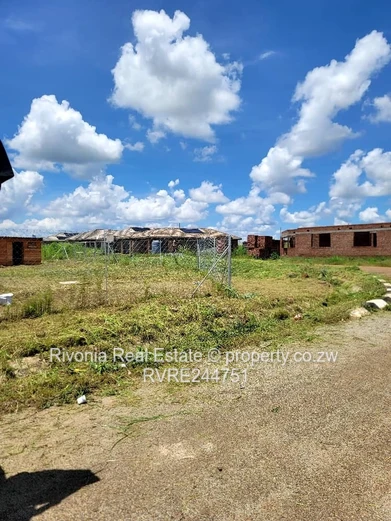 Corner 300m² Stand 50% deposit balance in 6 -12montha — Glaudina, Harare West
